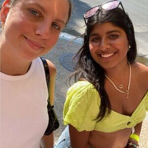 YELLOW TARGET CROP TOP